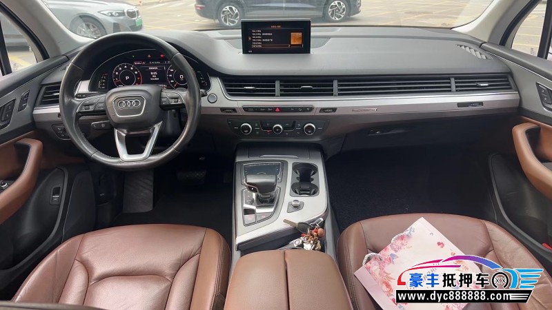 17年奥迪Q7轿车抵押车出售