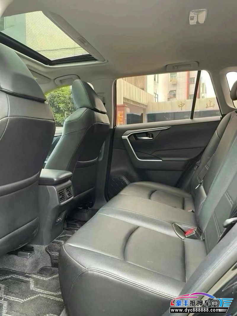 23年丰田RAV4轿车抵押车出售