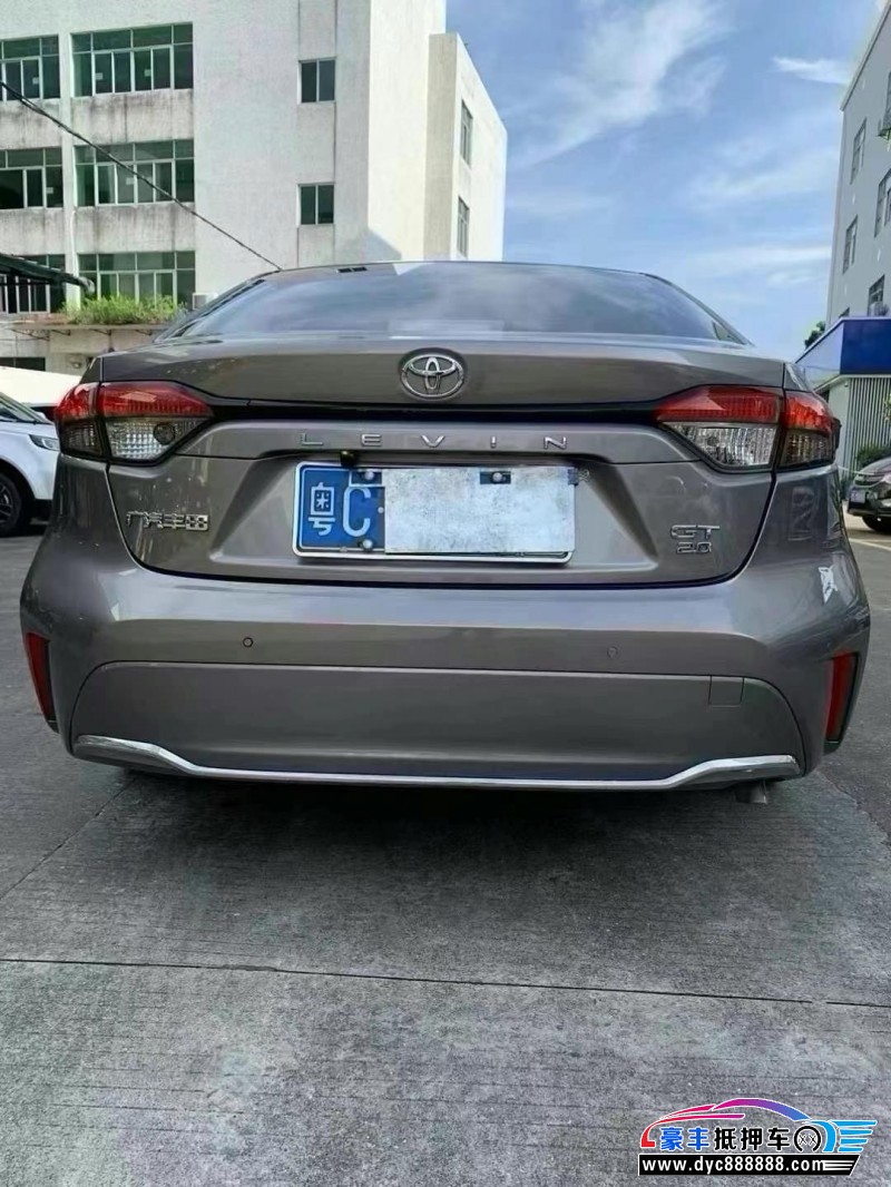 22年丰田凌尚轿车抵押车出售