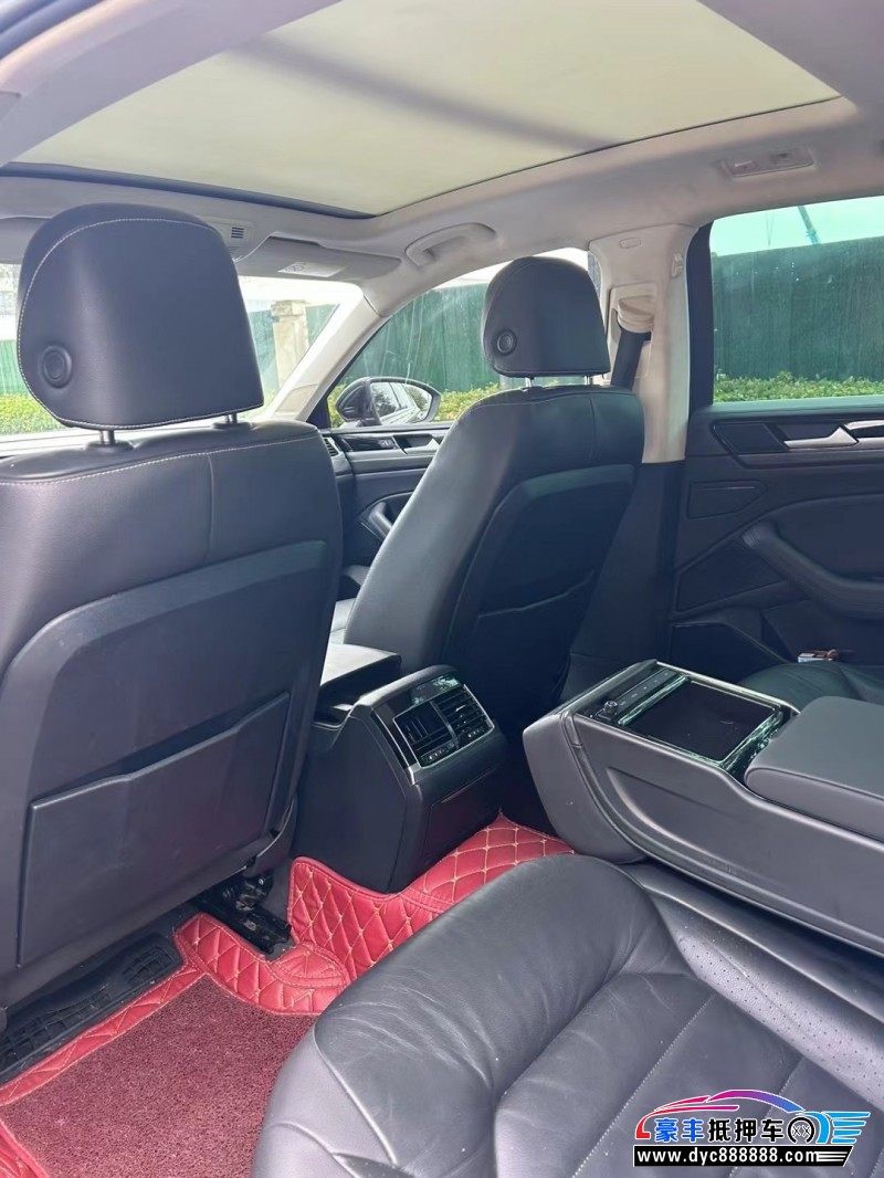 18年大众辉昂轿车抵押车出售