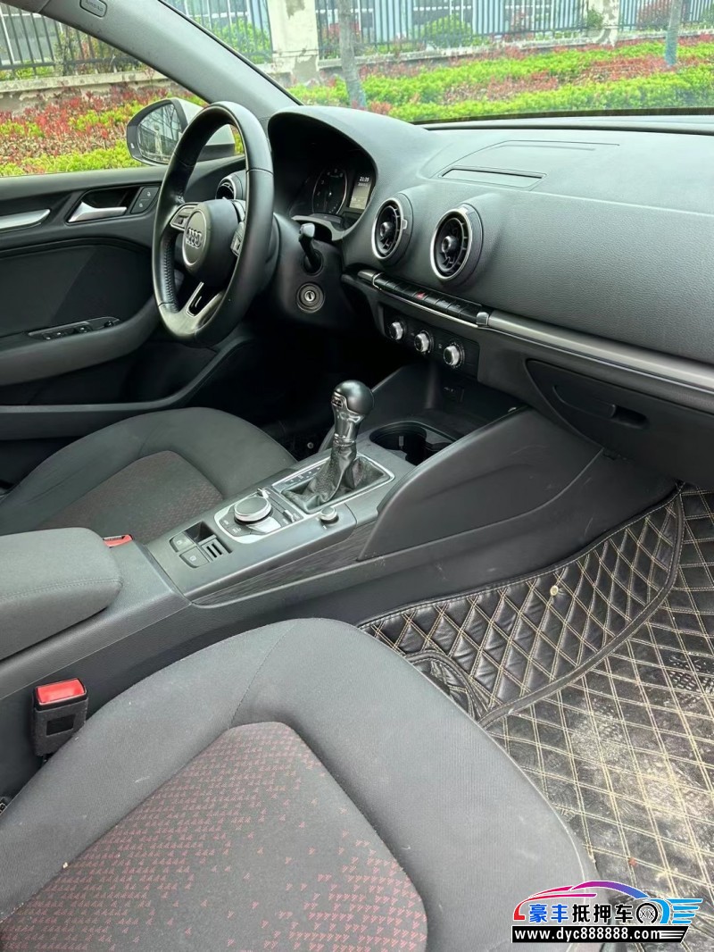 19年奥迪A3轿车抵押车出售