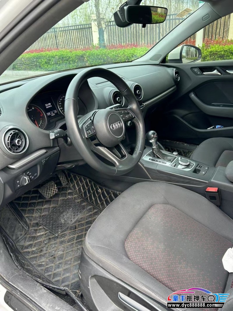 19年奥迪A3轿车抵押车出售