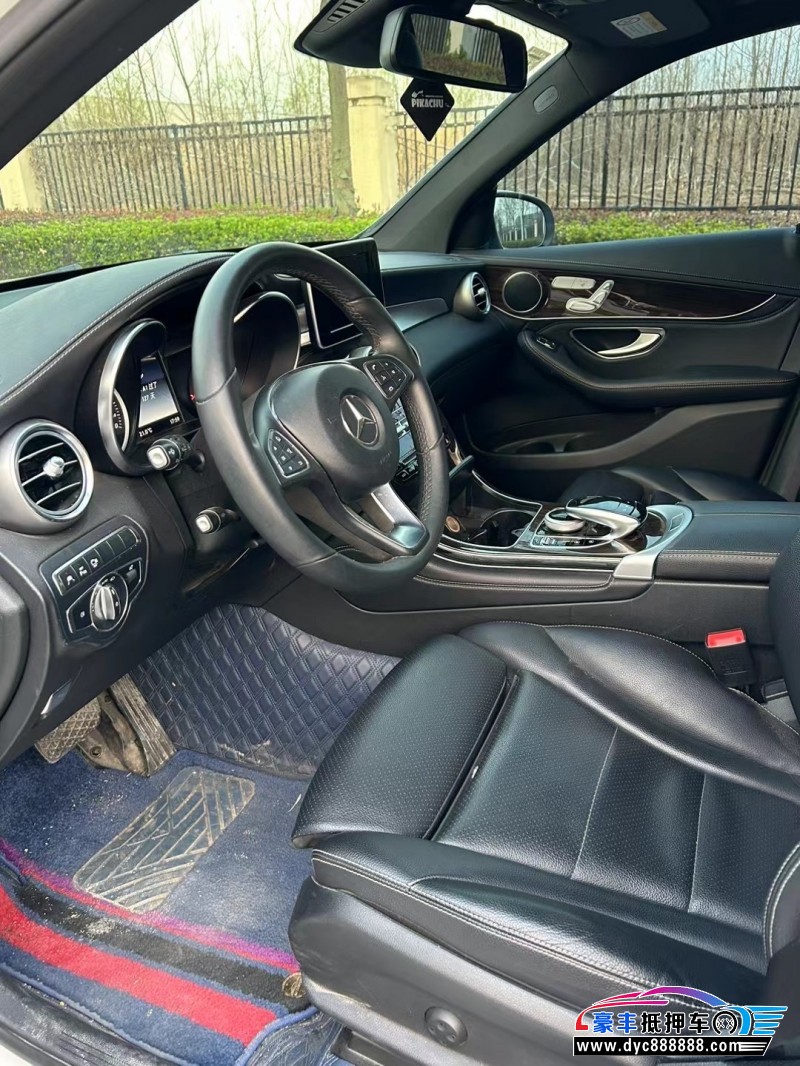 17年奔驰GLC轿车抵押车出售