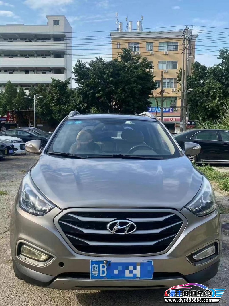 14年现代ix35轿车抵押车出售