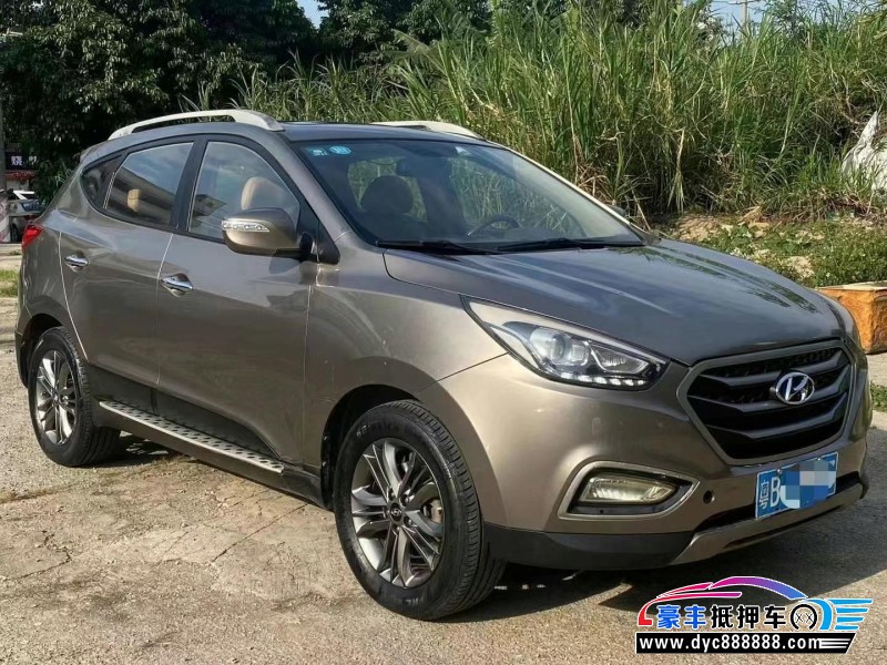 14年现代ix35轿车抵押车出售