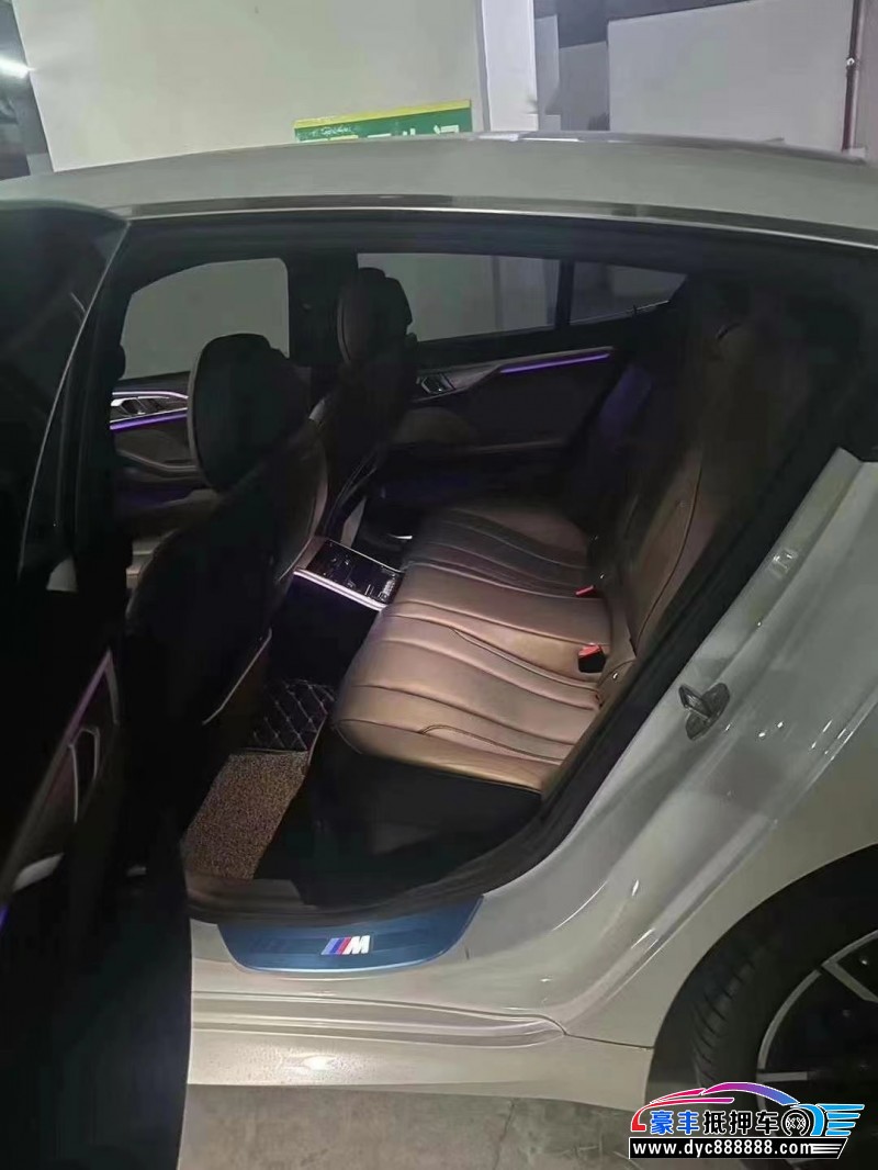 23年宝马8系轿车抵押车出售