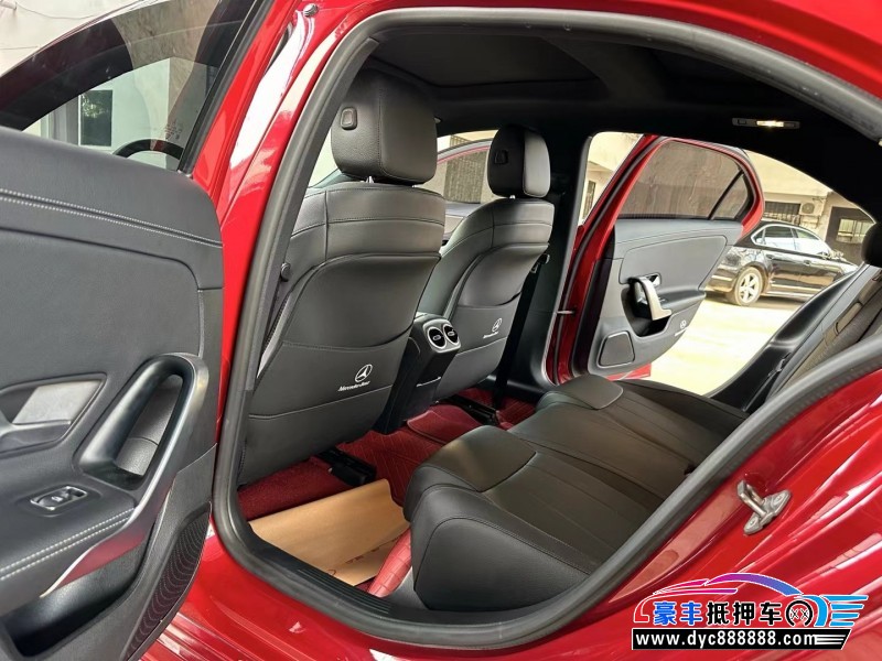 20年奔驰A轿车抵押车出售