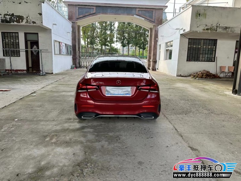 20年奔驰A轿车抵押车出售