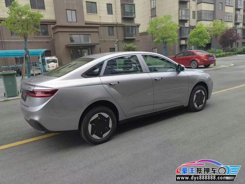 24年吉利几何轿车抵押车出售