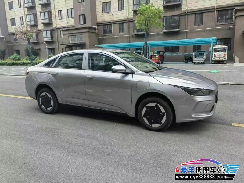 24年吉利几何轿车抵押车出售