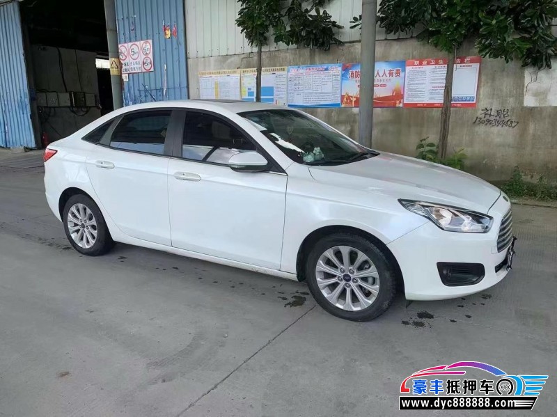 17年福特福睿斯轿车抵押车出售