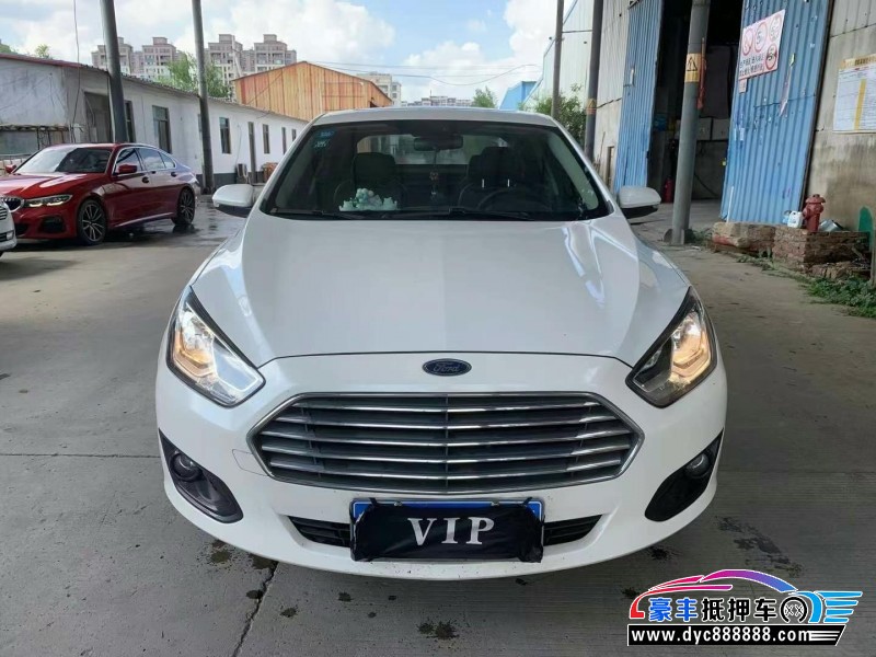 17年福特福睿斯轿车抵押车出售