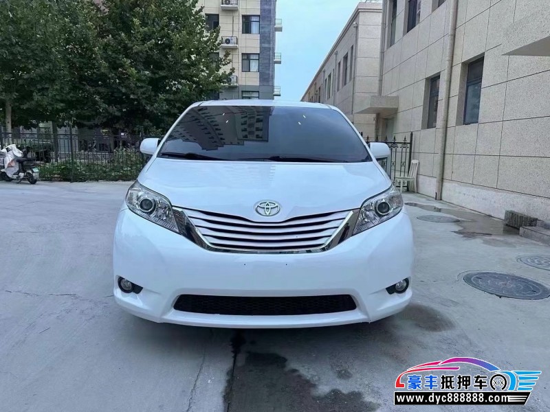 18年丰田塞纳轿车抵押车出售