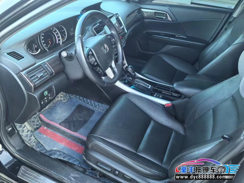 16年本田雅阁轿车抵押车出售