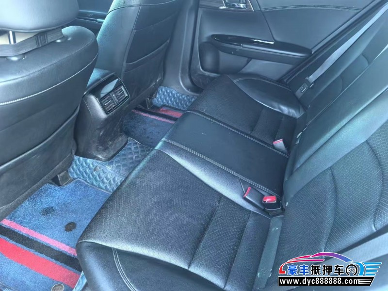 16年本田雅阁轿车抵押车出售