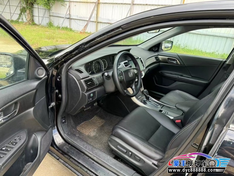 16年本田雅阁轿车抵押车出售