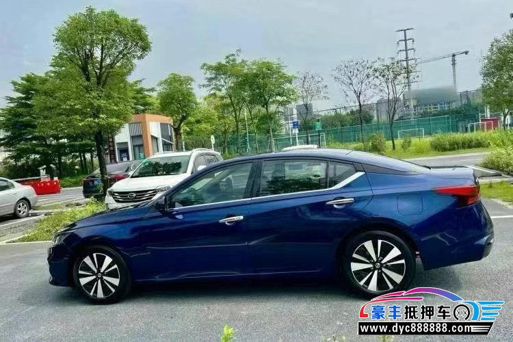 22年日产天籁轿车抵押车出售