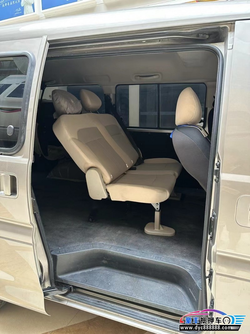 23年东风风行菱智轿车抵押车出售