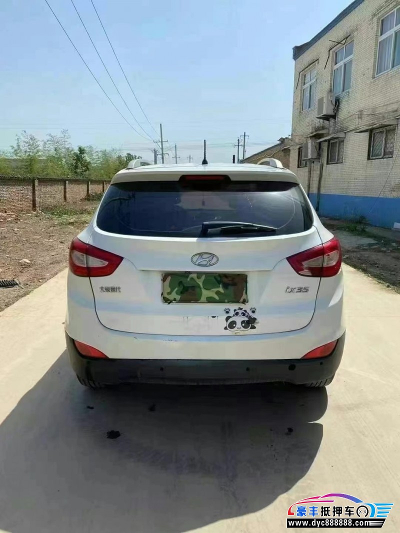14年现代ix35轿车抵押车出售