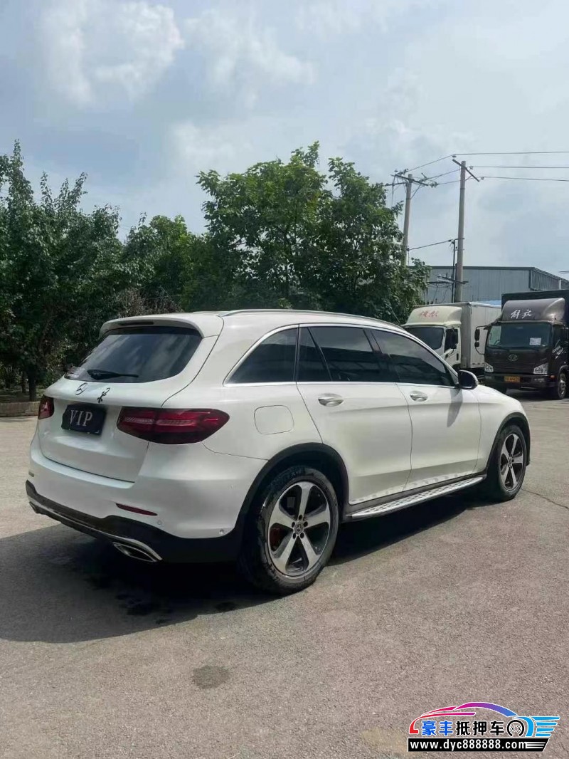 18年奔驰GLC轿车抵押车出售