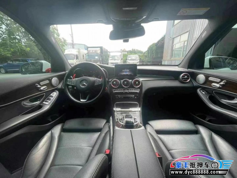 18年奔驰GLC轿车抵押车出售