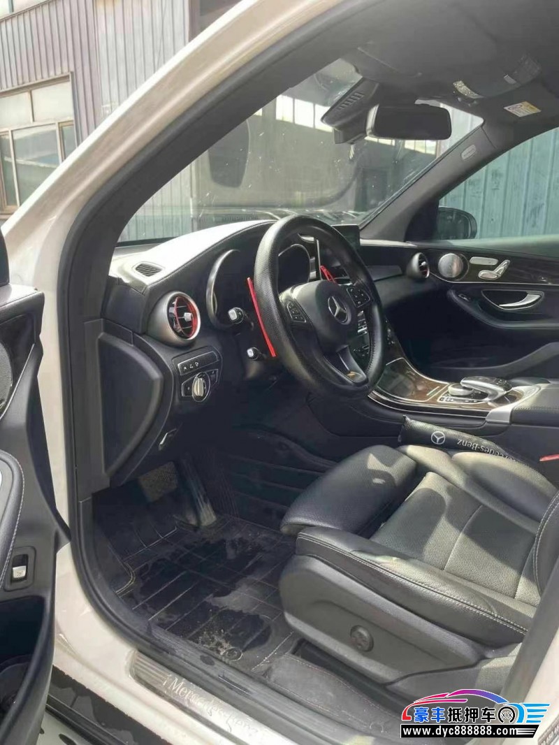 18年奔驰GLC轿车抵押车出售