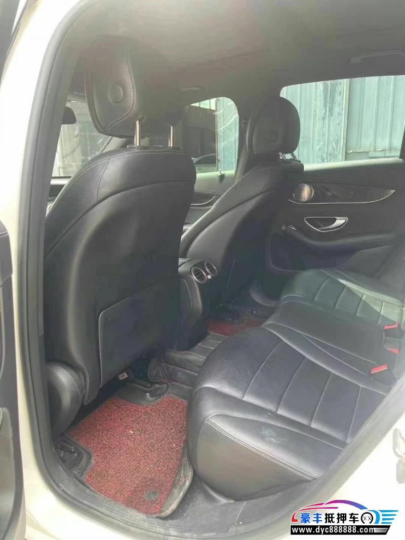 18年奔驰GLC轿车抵押车出售