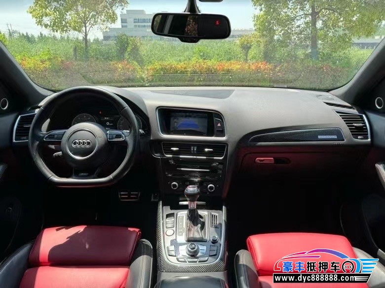 17年奥迪SQ5轿车抵押车出售