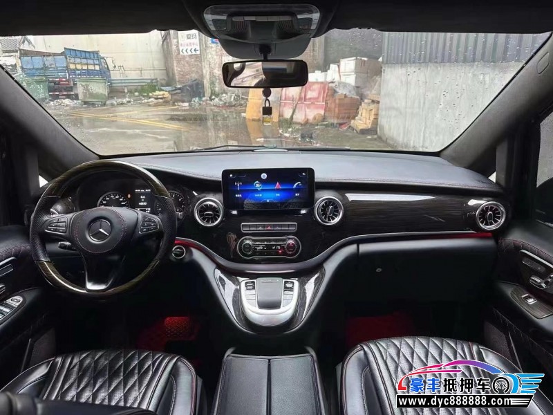 22年奔驰威霆轿车抵押车出售