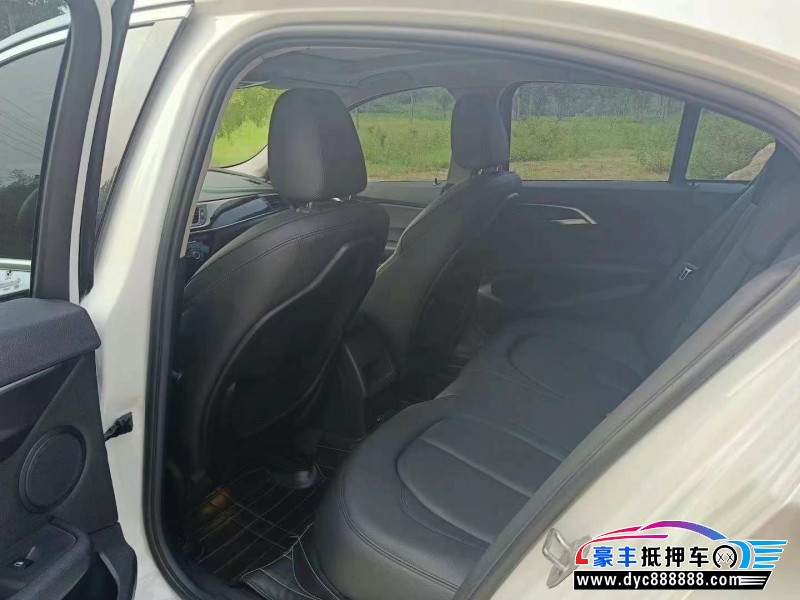 18年宝马1系轿车抵押车出售