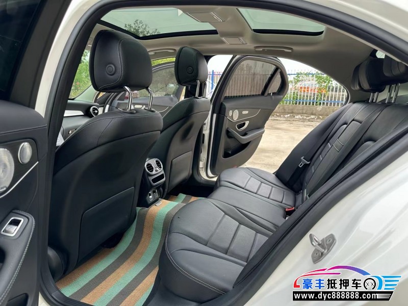 22年奔驰C轿车抵押车出售