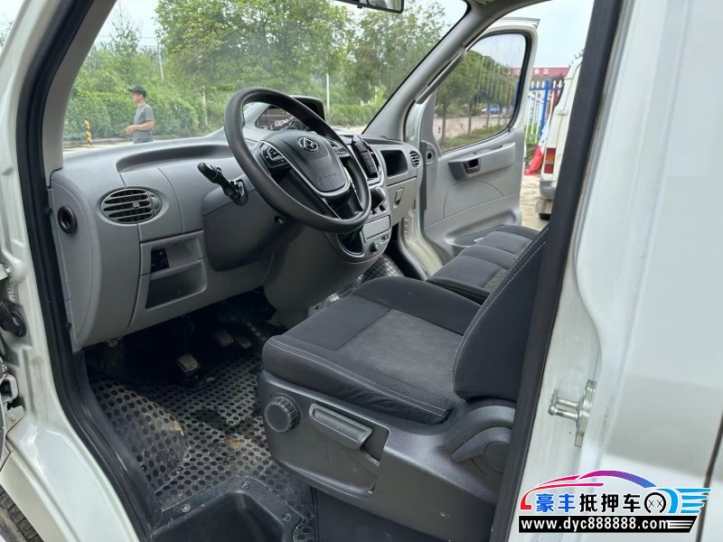 20年上汽大通V80轿车抵押车出售