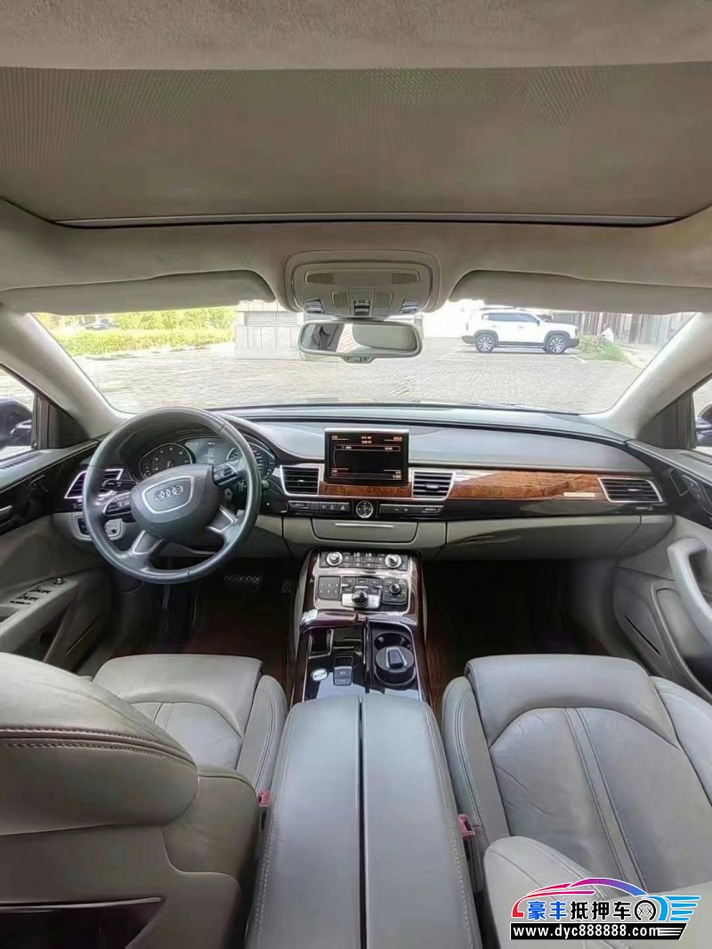 11年奥迪A8轿车抵押车出售