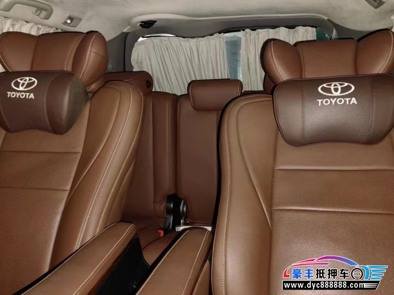 16年丰田塞纳轿车抵押车出售