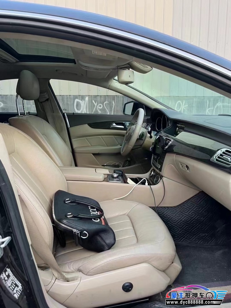 12年奔驰CLS轿车抵押车出售