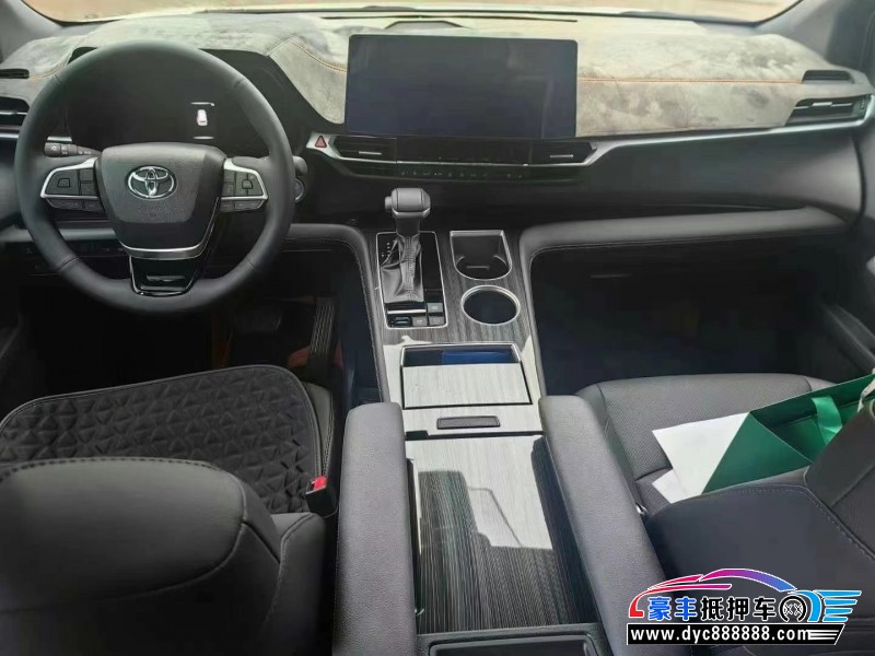 24年丰田塞纳轿车抵押车出售