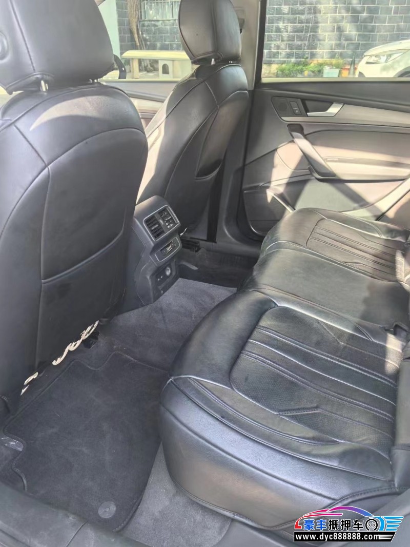 19年奥迪Q5轿车抵押车出售