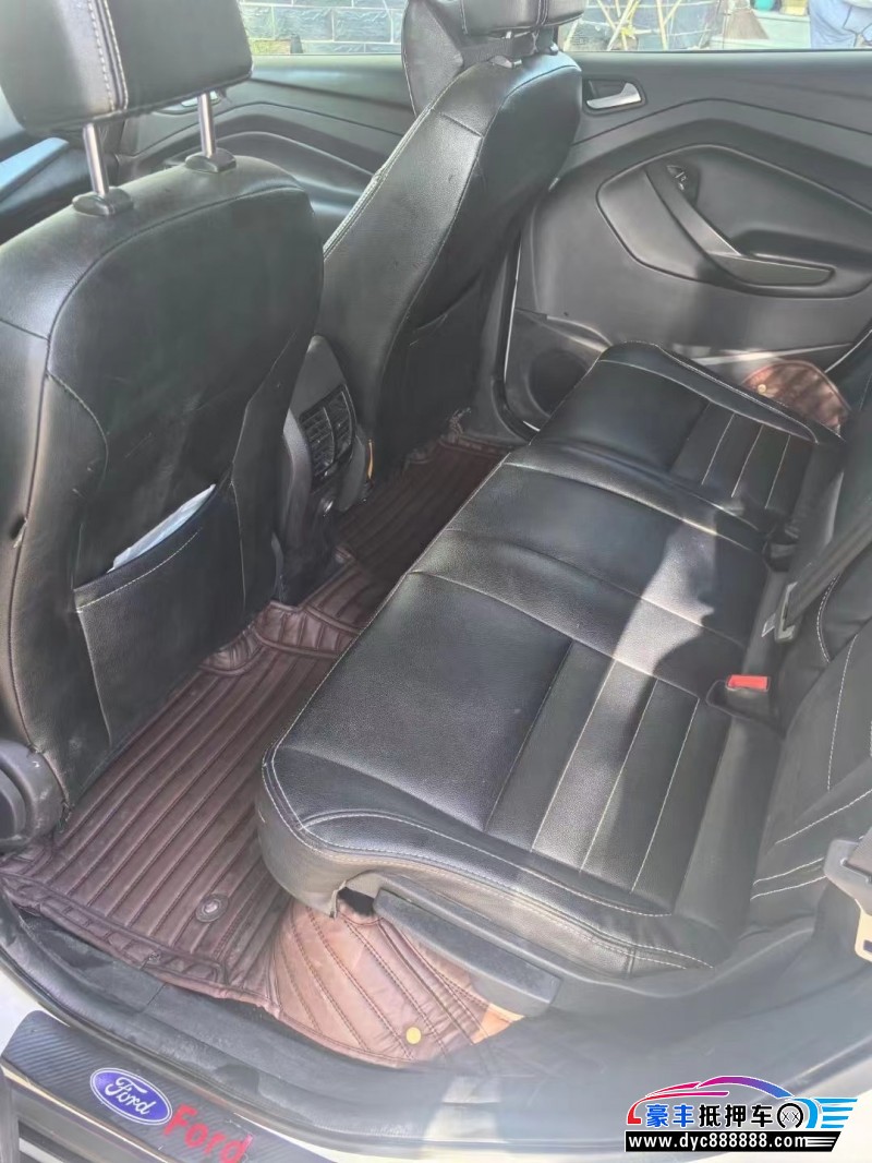 15年福特翼虎轿车抵押车出售