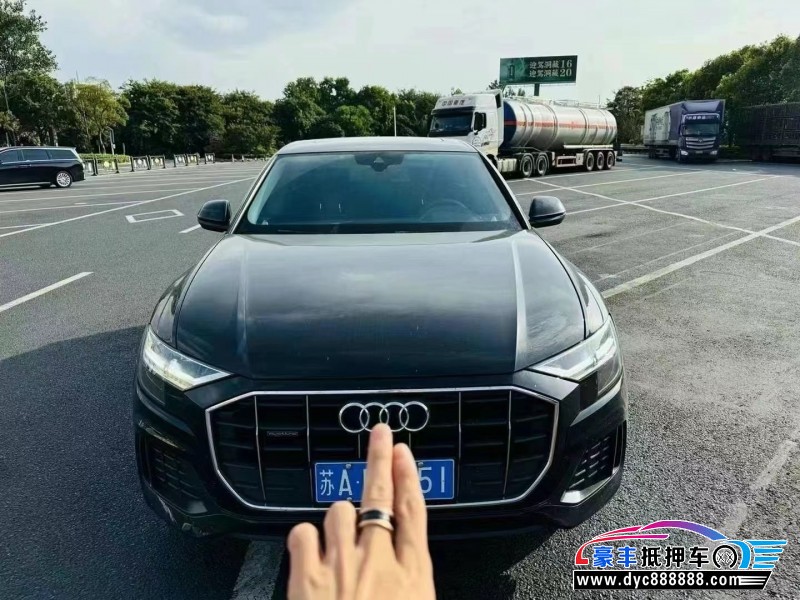 20年奥迪Q8轿车抵押车出售