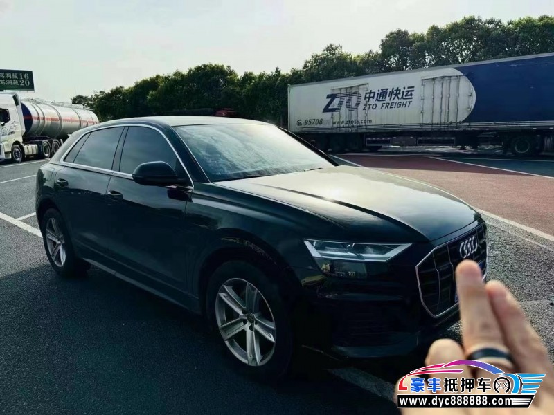 20年奥迪Q8轿车抵押车出售