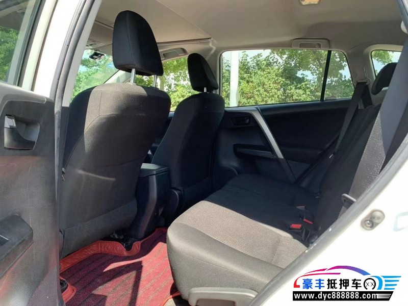 19年丰田RAV4荣放轿车抵押车出售