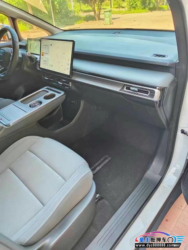 24年埃安Y70轿车抵押车出售