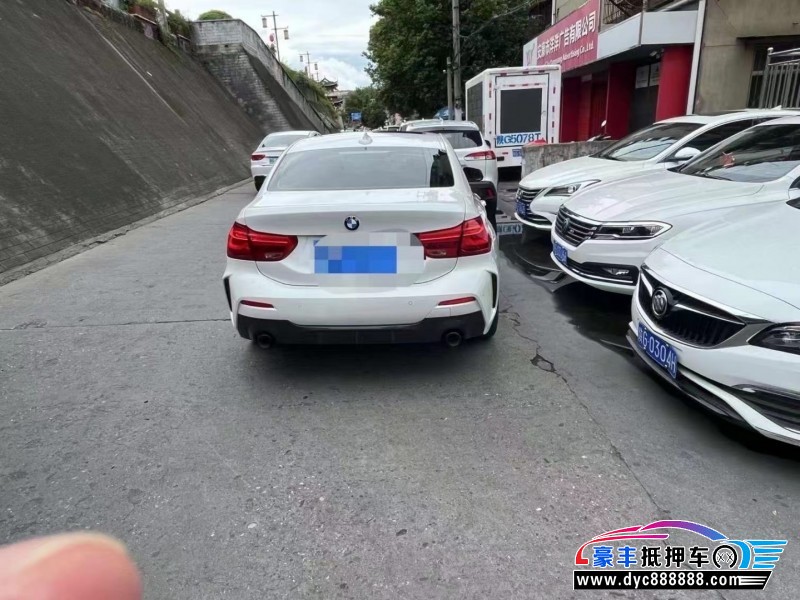 22年宝马1系轿车抵押车出售