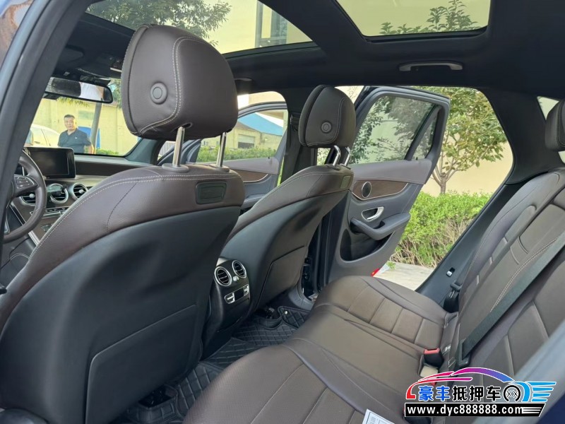 18年奔驰GLC轿车抵押车出售