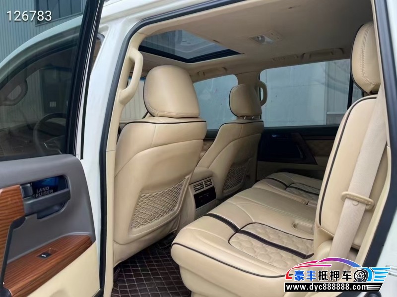 18年丰田兰德酷路泽（陆巡）轿车抵押车出售