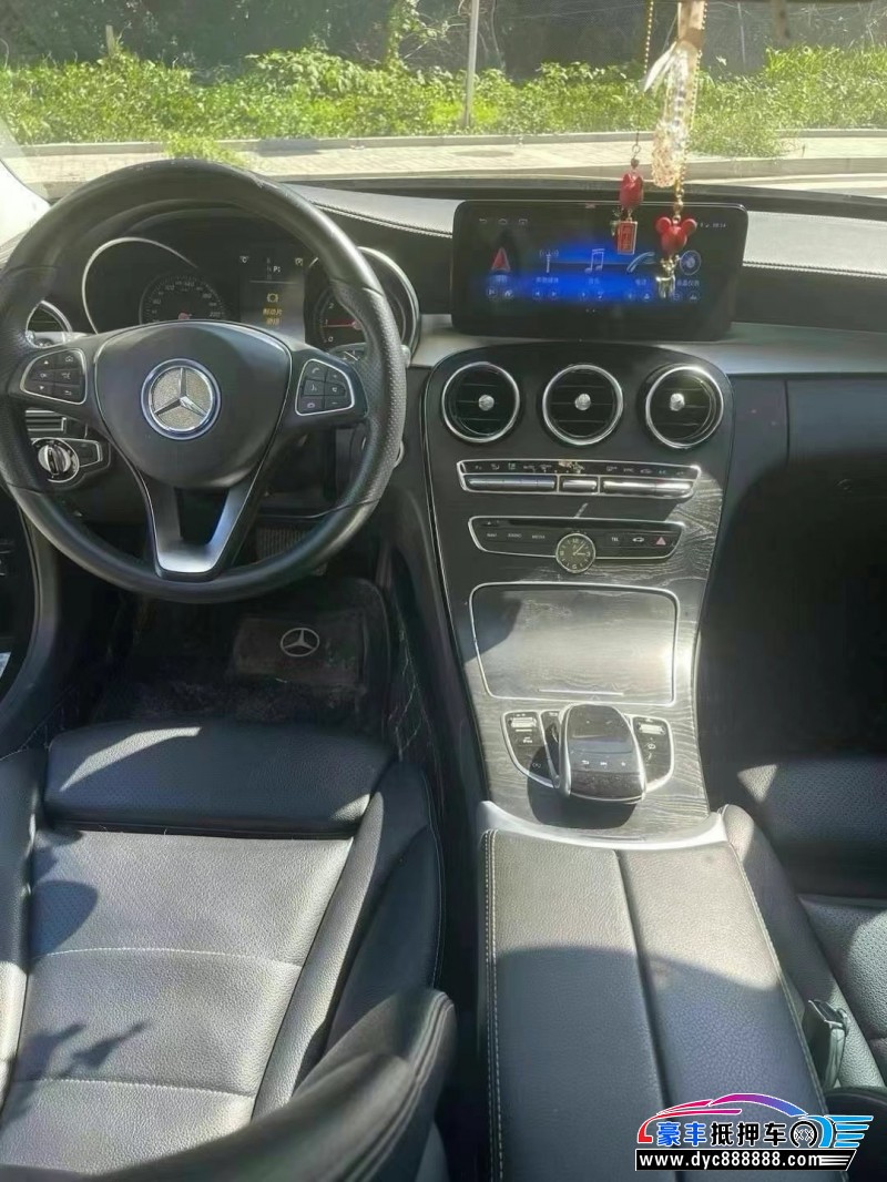 17年奔驰C轿车抵押车出售