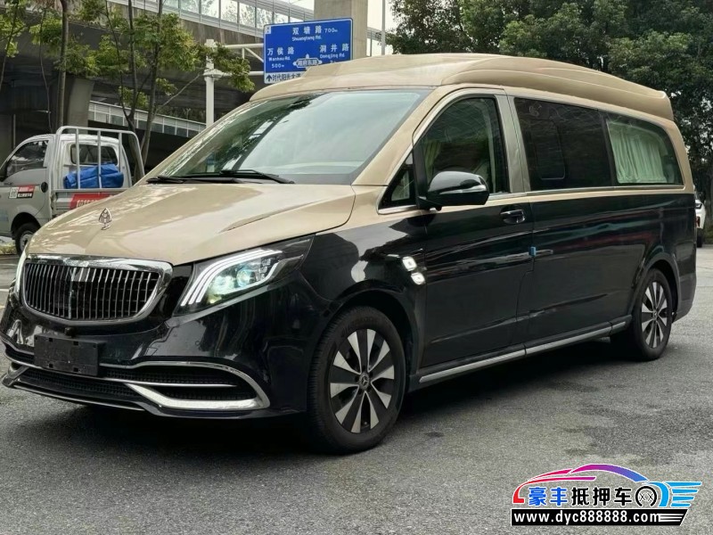 17年奔驰威霆轿车抵押车出售