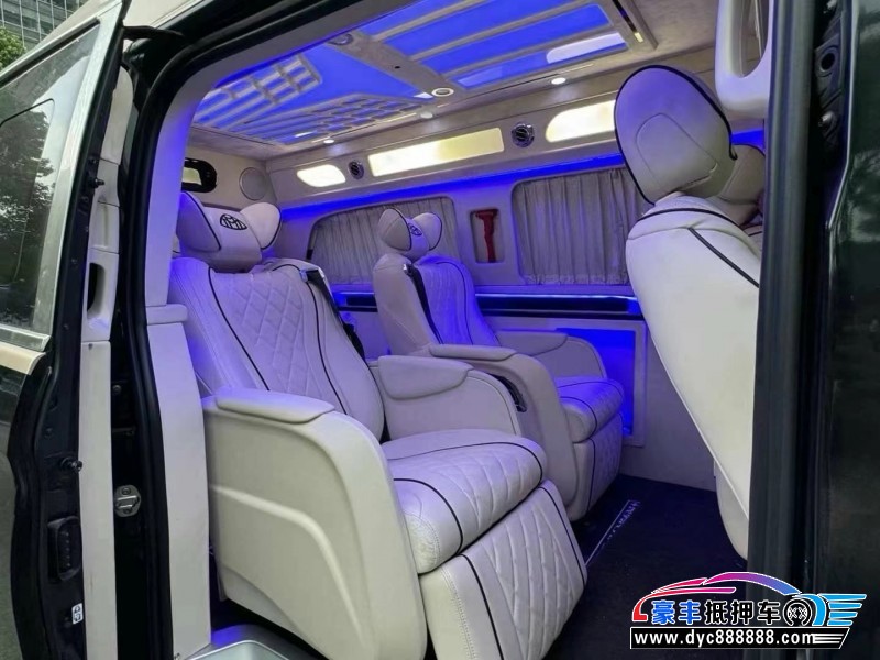 17年奔驰威霆轿车抵押车出售