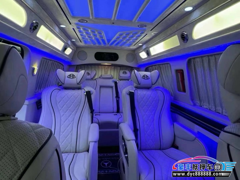 17年奔驰威霆轿车抵押车出售