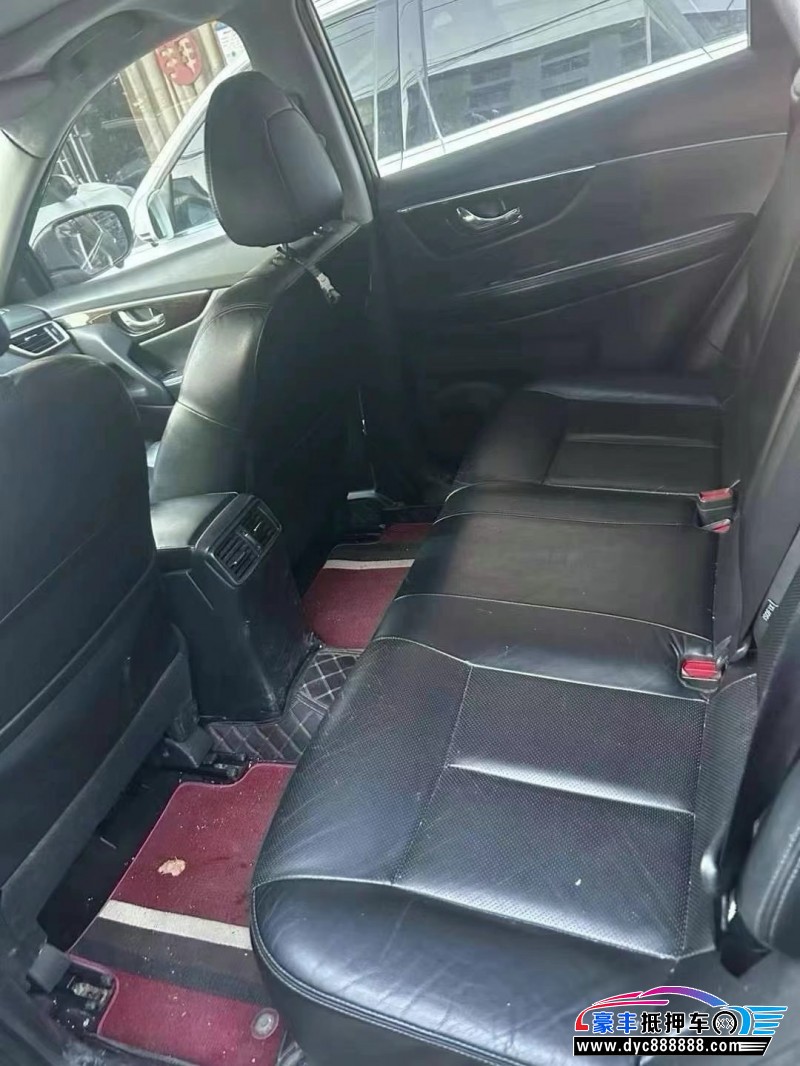 15年日产奇骏轿车抵押车出售